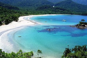 Conheça os 7,4 mil km de belezas naturais do litoral brasileiro