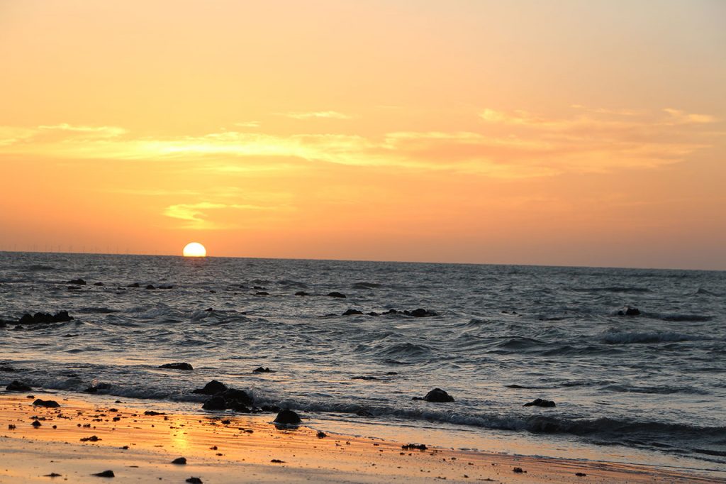 As 10 Melhores Praias Brasileiras Para Surfar - Praia de Carnaubinha (Paracaru, CE)