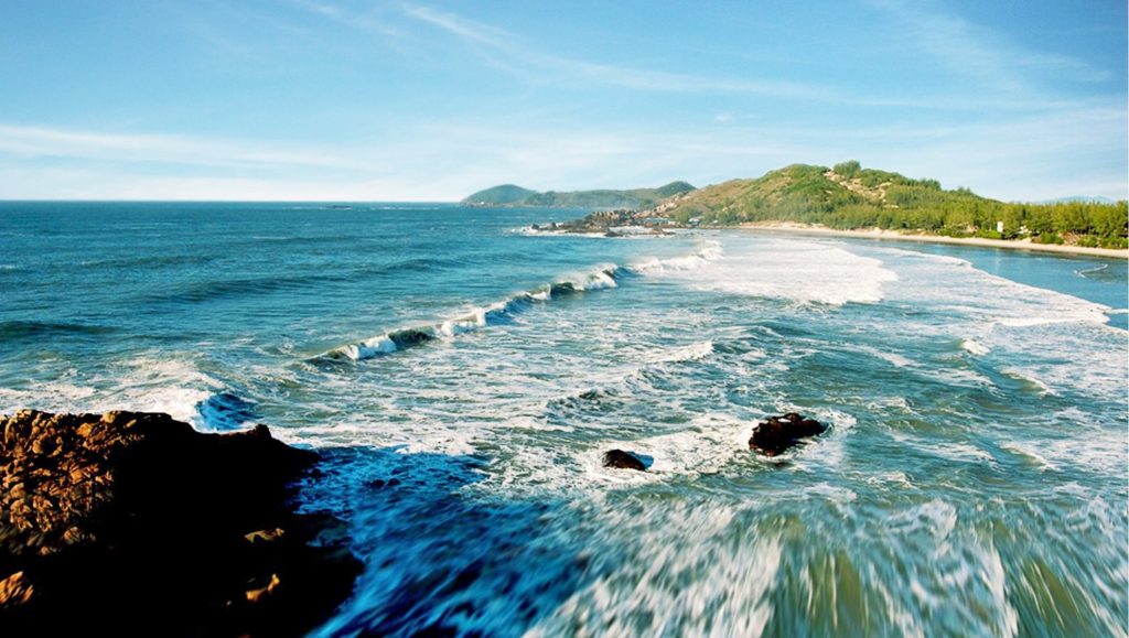 As 10 Praias Mais Bonitas do Brasil - Praia do Rosa (SC)
