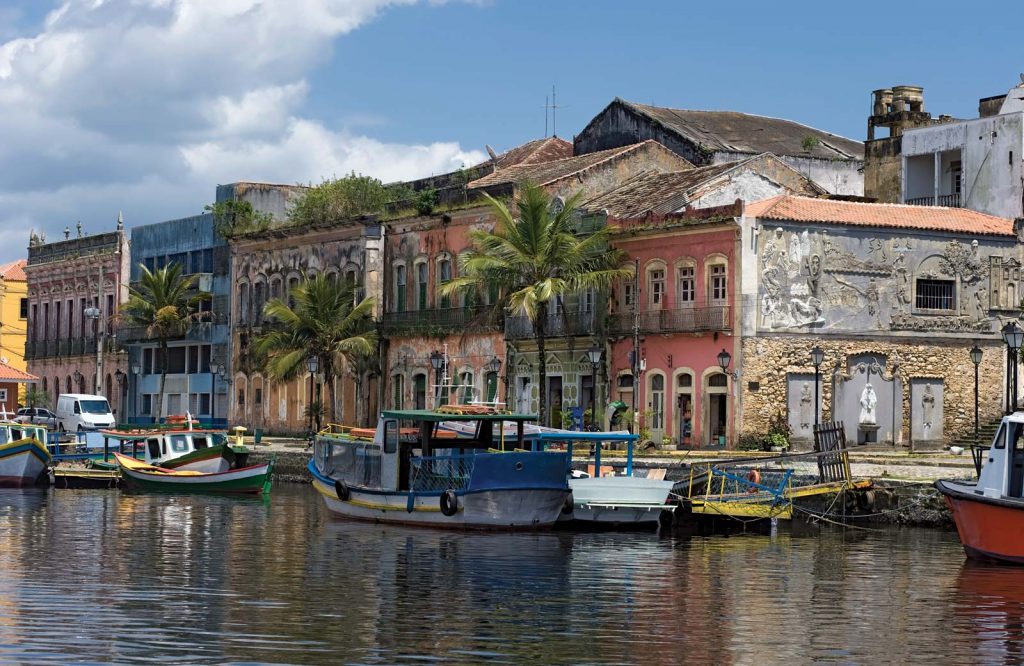 As 10 Cidades Litorâneas Mais Baratas do Verão 2017 - Paranaguá (MA) As 10 Cidades Litorâneas Mais Baratas do Verão 2017 - Paranaguá (MA)