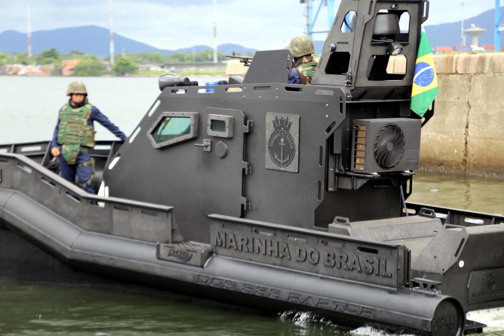 Lancha 'Mangangá', da Marinha do Brasil, vai auxiliar no combate aos crimes transfronteiriços  — Foto: José Claudio Pimentel/G1