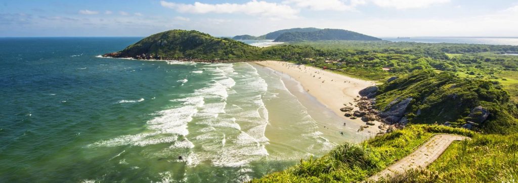 Conheça os 7,4 mil km de belezas naturais do litoral brasileiro: Ilha do Mel (PR)